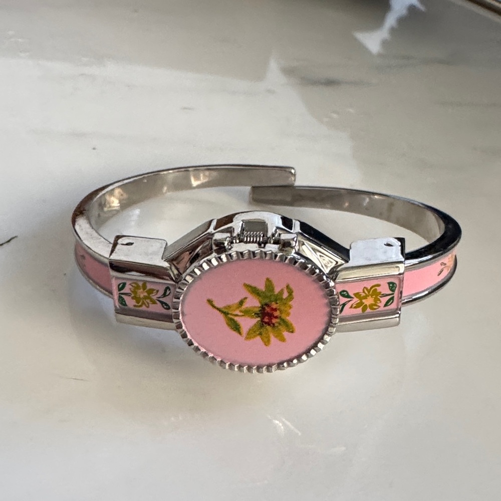 Chic Floral Pink and Silver Bracelet